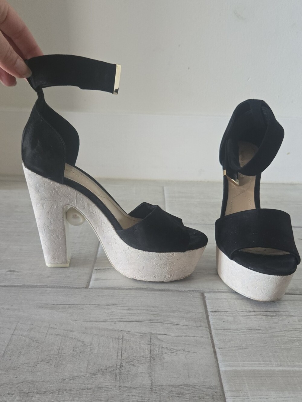 Vero Cuoio Black Suede Platform Ankle-Strap Heels